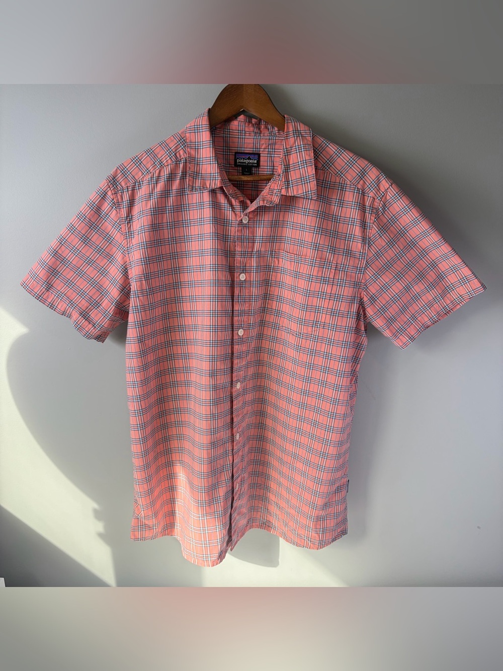 Patagonia Button Up Short Sleeve Shirt Salmon Checkered Men’s Size Large